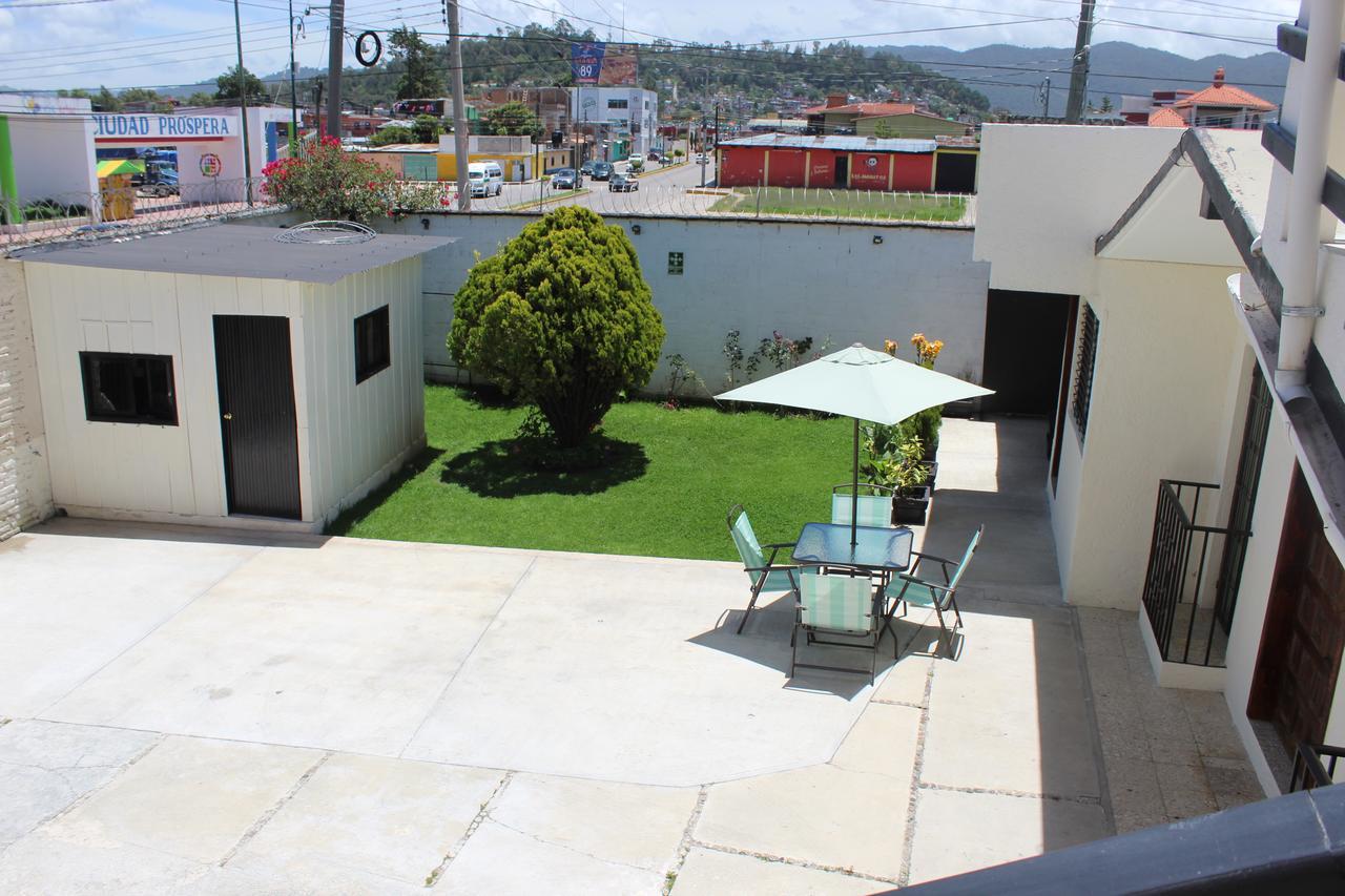 Hotel D'Lina Princess Suites San Cristobal de las Casas Bagian luar foto